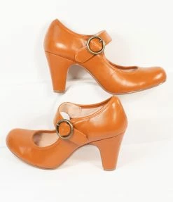 Demfon International (Chelsea Crew) Chelsea Crew 1940s Brown Leatherette Madeline Pumps