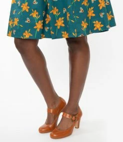 Demfon International (Chelsea Crew) Chelsea Crew 1940s Brown Leatherette Madeline Pumps