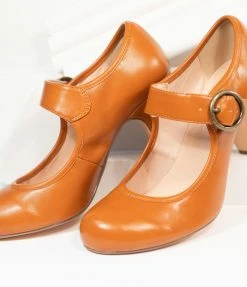 Demfon International (Chelsea Crew) Chelsea Crew 1940s Brown Leatherette Madeline Pumps