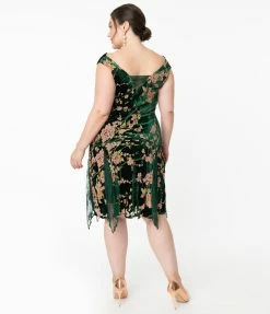 Unique Vintage Plus Size 1920s Emerald Velvet Floral Burnout Hemingway Flapper Dress Clothing