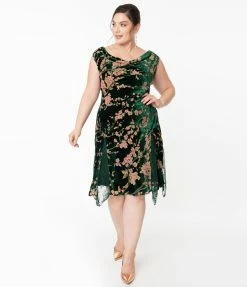 Unique Vintage Plus Size 1920s Emerald Velvet Floral Burnout Hemingway Flapper Dress Clothing