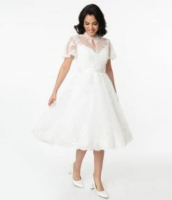 Unique Vintage Off White Lace Nico Bridal Swing Dress