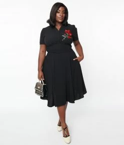 SHEEN Clothing Ltd Plus Size 1950s Black & Red Rose Reema Swing Dress
