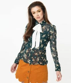 Smak Parlour Teal & White Floral Street Savvy Blouse