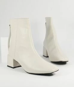 Unique Vintage White Leatherette Mod Sinatra Bootie