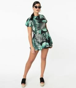 Allie Rose By Ember Clothing Retro Style Green & Black Palm Print Tropical Skort