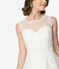 Unique Vintage Ivory Lace & Tulle Riviera Bridal Dress Clothing