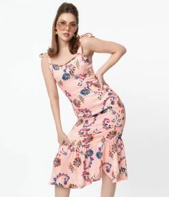 SHEEN Clothing Ltd Light Pink & Paisley Floral Print Devika Pencil Dress