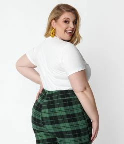 Fan Flair Hasbro Gaming X Unique Vintage Rule Breaker Womens Graphic Tee