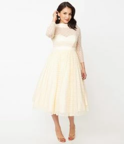 Unique Vintage Cream Floral Lace Lille Wedding Dress