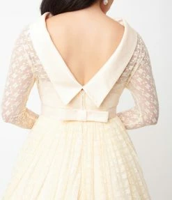 Unique Vintage Cream Floral Lace Lille Wedding Dress