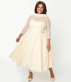 Unique Vintage Plus Size Cream Floral Lace Lille Wedding Dress