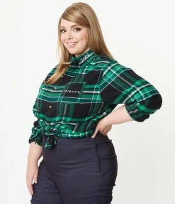 Fan Flair Cakeworthy Green Plaid Friends Joey Flannel