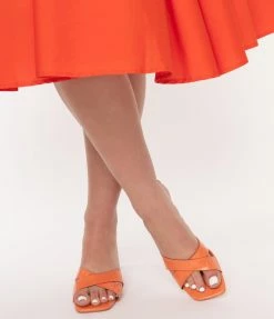 Verona Collection Retro Style Brown Embossed Crocodile Heels