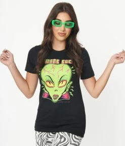 Retro-A-Go-Go Humans Suck Unisex Graphic Tee