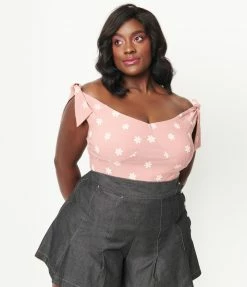 Unique Vintage Plus Size Pink & Daisy Print Violet Top Sale
