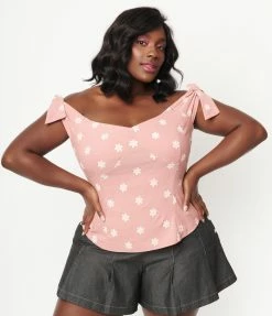 Unique Vintage Plus Size Pink & Daisy Print Violet Top Sale