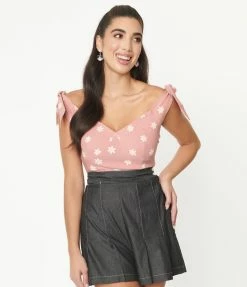 Unique Vintage Pink & Daisy Print Violet Top