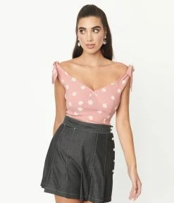 Unique Vintage Pink & Daisy Print Violet Top