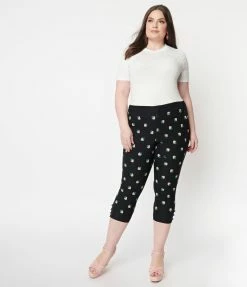 Unique Vintage Plus Size Black & Pink Strawberry Print Darienne Capris Clothing