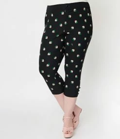 Unique Vintage Plus Size Black & Pink Strawberry Print Darienne Capris Clothing