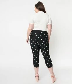 Unique Vintage Plus Size Black & Pink Strawberry Print Darienne Capris Clothing