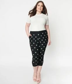 Unique Vintage Plus Size Black & Pink Strawberry Print Darienne Capris Clothing