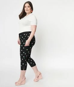 Unique Vintage Plus Size Black & Pink Strawberry Print Darienne Capris Clothing