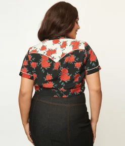 Sale Unique Vintage Plus Size 1950s Black & Red Floral Wrap Star Crop Top