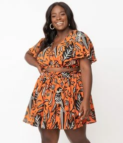 Unique Vintage Plus Size Orange & Black Tropical Parrot Print Dottie Crop Top