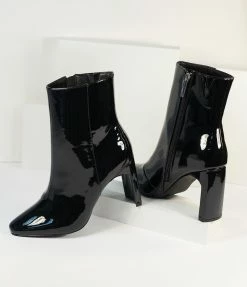 East Lion (Qupid) Black Patent Leatherette Pointed Toe Booties Boots