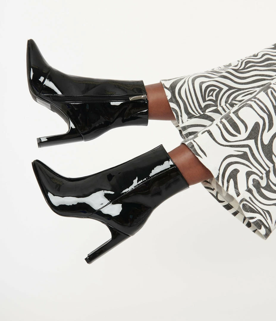 East Lion (Qupid) Black Patent Leatherette Pointed Toe Booties Boots