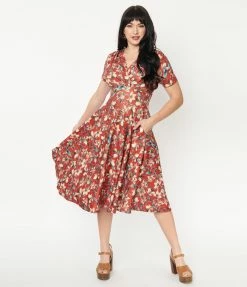 Sale Unique Vintage 1950s Rust & Taupe Floral Short Sleeve Delores Dress