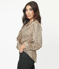 Aakaa Retro Tan Cheetah Print Blouse