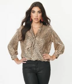Aakaa Retro Tan Cheetah Print Blouse