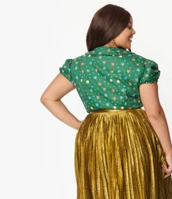 Sale Magnolia Place Plus Size Green & Holiday Gift Print Blouse