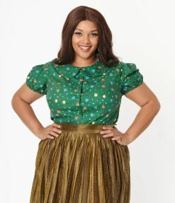 Sale Magnolia Place Plus Size Green & Holiday Gift Print Blouse