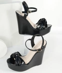 Thistle & Clover Black Bow Peep Toe Platform Dalia Wedges