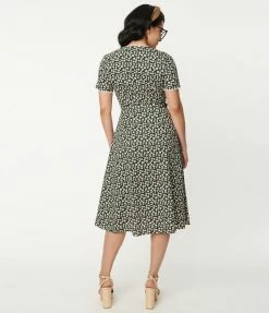 Lifestyle Group (UK) Ltd Black & White Daisy Midi Dress