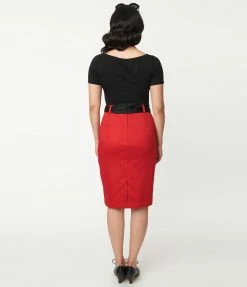 Lifestyle Group (UK) Ltd Red & Spanish Rose Pencil Skirt