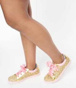 Design Asylum Manufacturing (HK) Limited (Irregular Choice Shoes) Irregular Choice Gold Glitter & White Daisy Sneakers