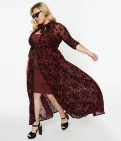 Clothing Unique Vintage Plus Size 1950s Burgundy & Black La Catrina Velvet Burnout Tallullah Duster