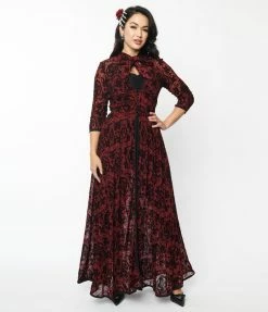 Unique Vintage 1950s Burgundy & Black La Catrina Velvet Burnout Tallullah Duster