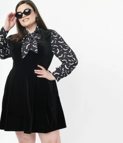 Smak Parlour Plus Size Black Velvet & Spooky Bat Print She.E.O. Flare Dress