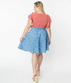 Retrolicious Plus Size Blue & Mushroom Houses Skater Skirt