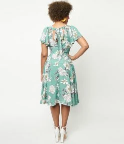 Unique Vintage Mint & White Floral Swing Dress