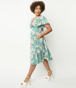 Unique Vintage Mint & White Floral Swing Dress