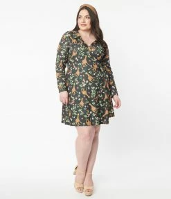Unique Vintage Plus Size Green Giraffe & Strawberry Print Wrap Dress