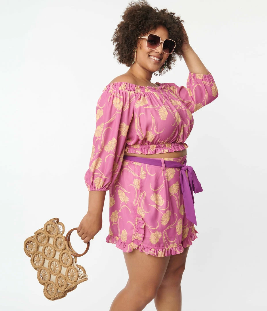 Smiley® X Unique Vintage Plus Size Pink Smiley® Daisy Ruffle Shorts