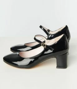Unique Vintage Black Patent Leatherette Mary Jane Block Heels